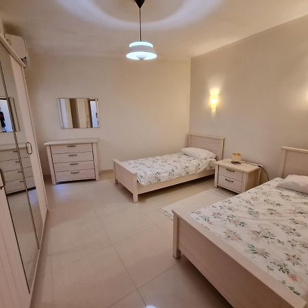 Ferienwohnung Seabreeze Waterfront Flat Zebbug  Exterior foto