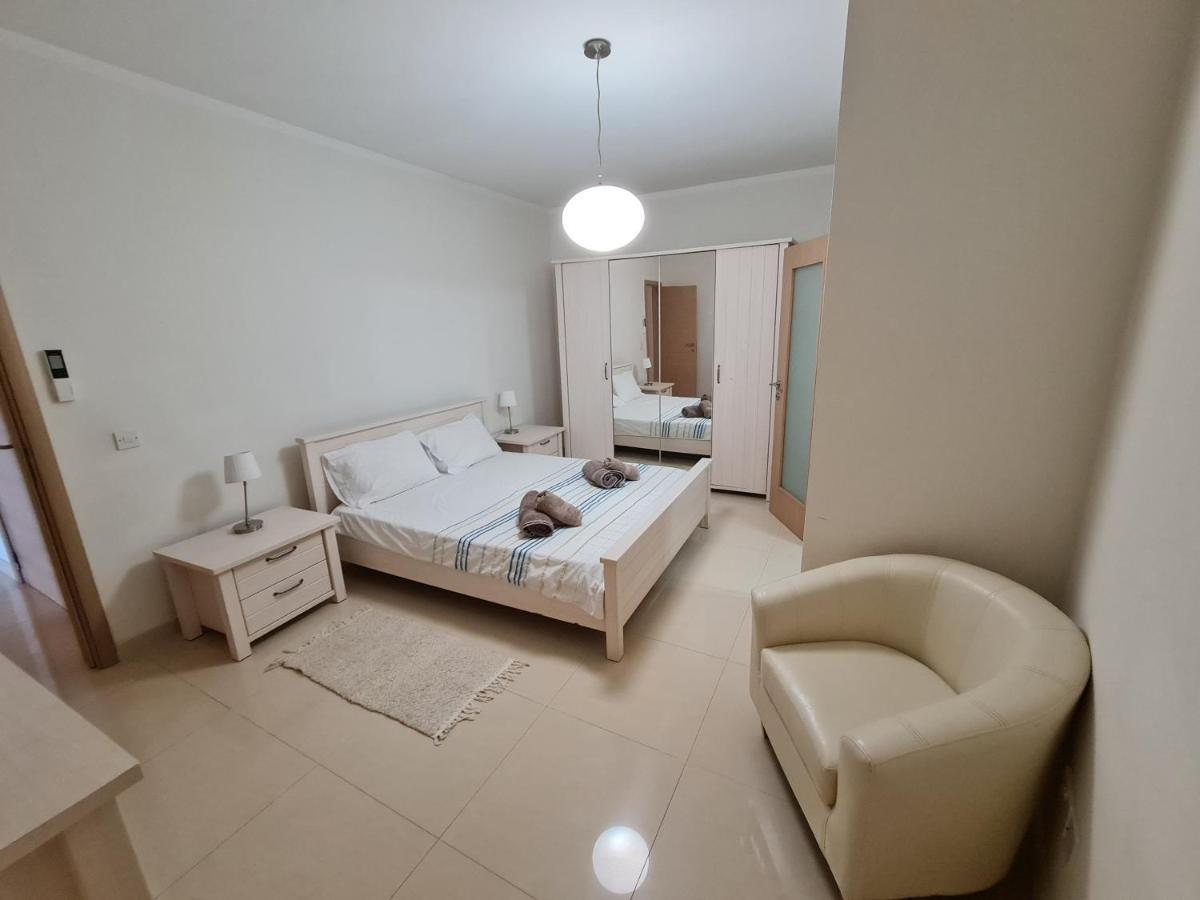 Ferienwohnung Seabreeze Waterfront Flat Zebbug  Exterior foto